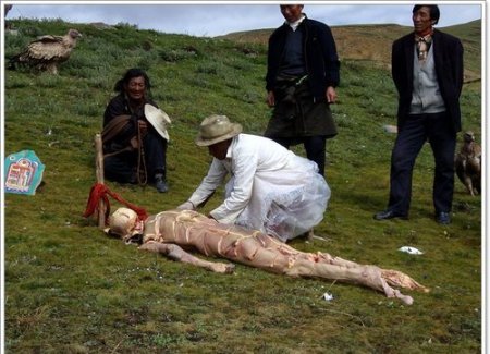 tibetan sky burial 9